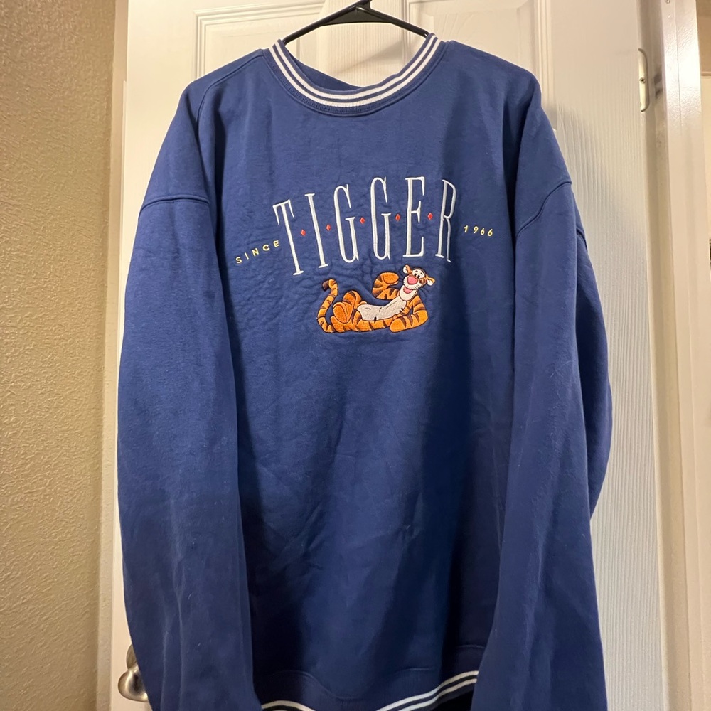 Viral TiggerSweater